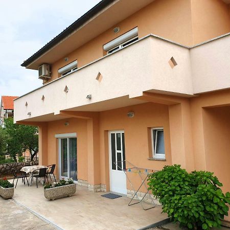 Apartments Elvira Krk Town Exterior foto