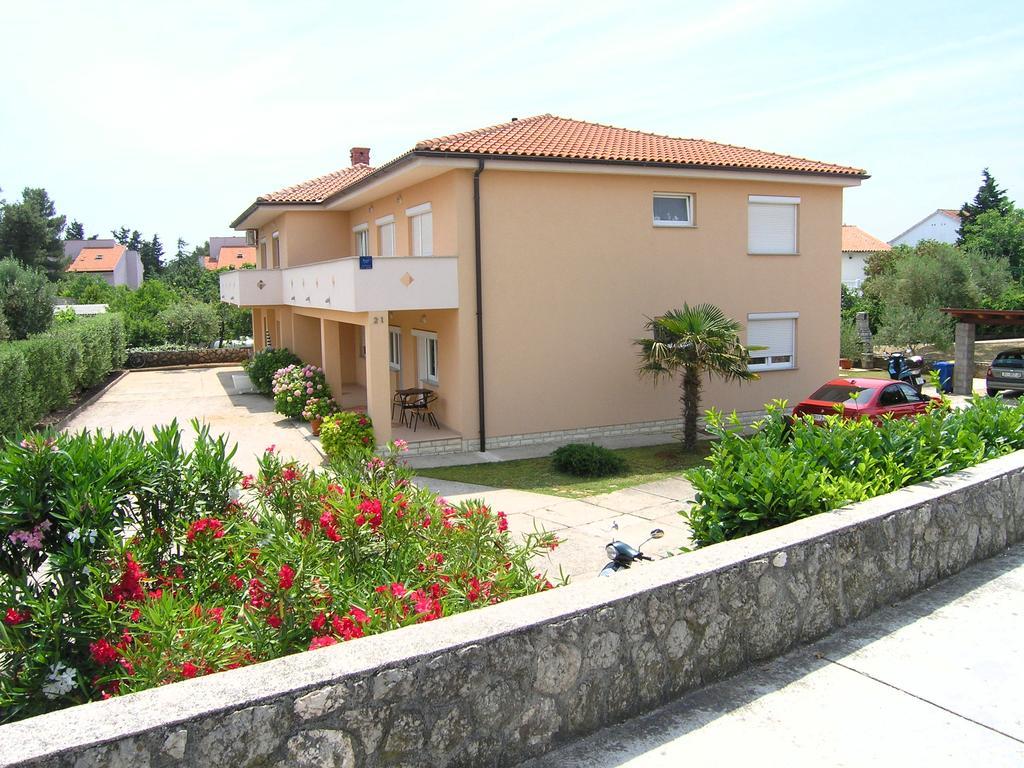 Apartments Elvira Krk Town Exterior foto