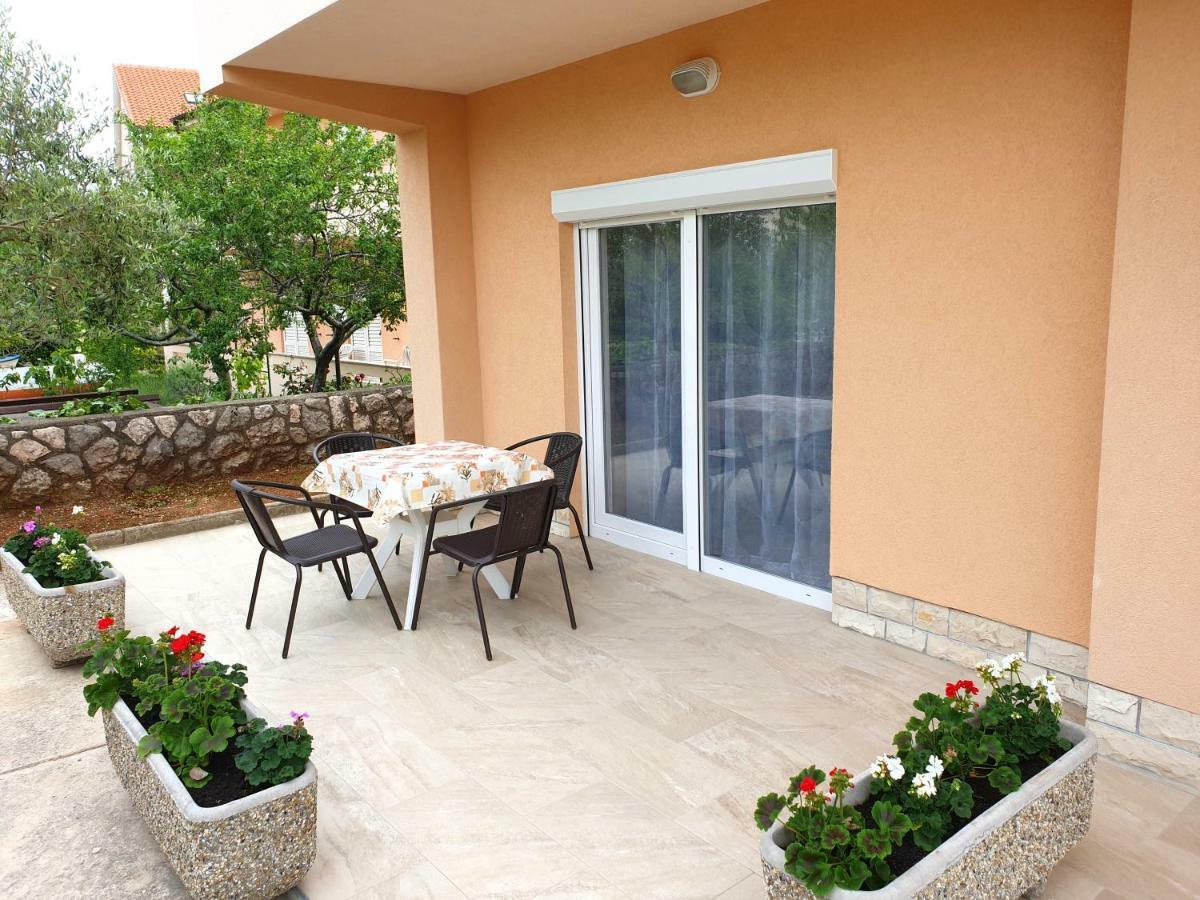 Apartments Elvira Krk Town Exterior foto
