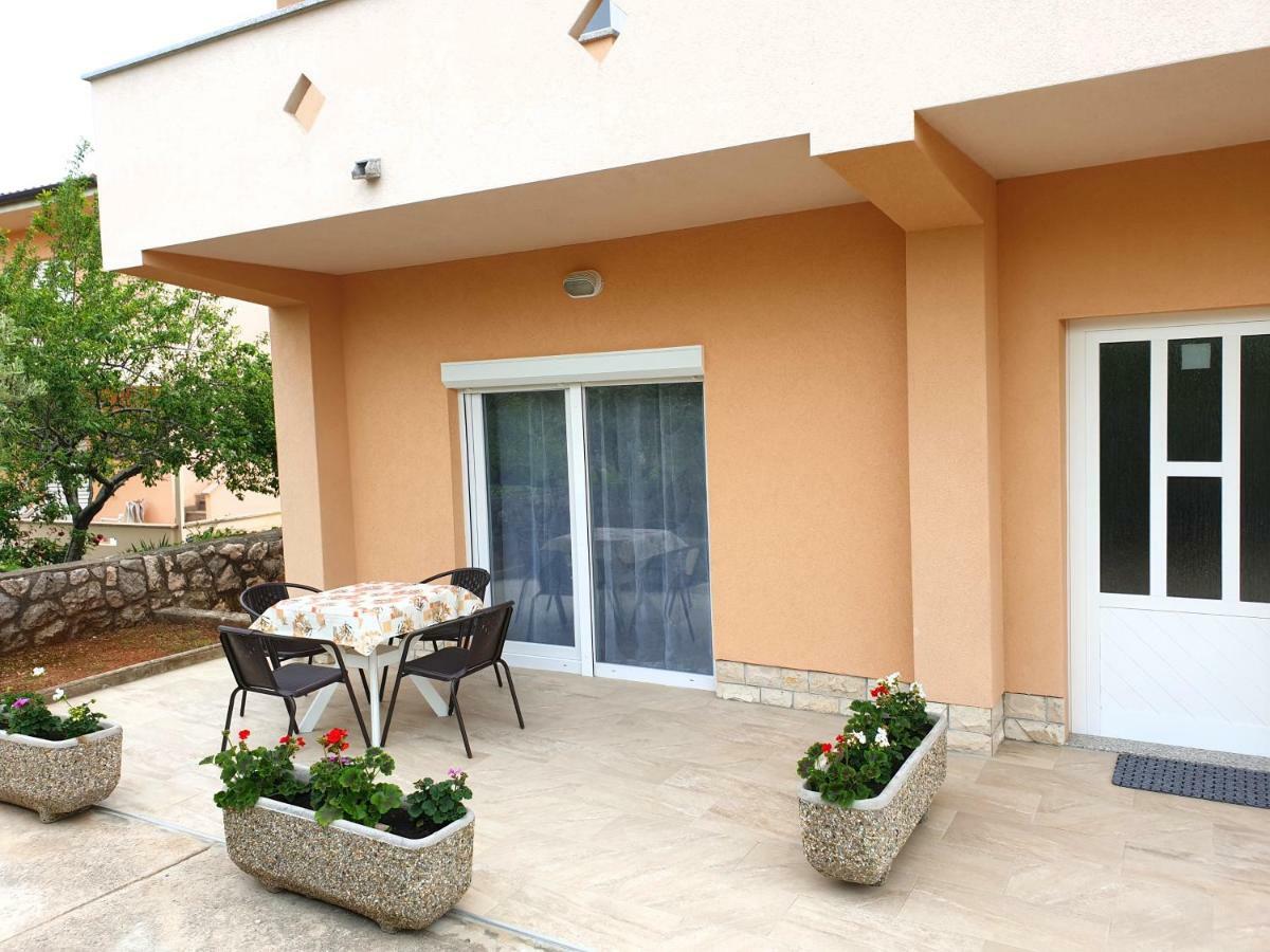 Apartments Elvira Krk Town Exterior foto