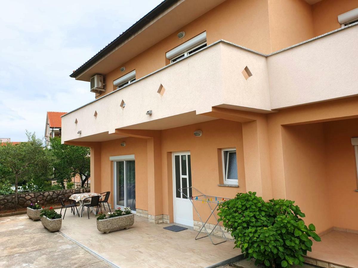 Apartments Elvira Krk Town Exterior foto